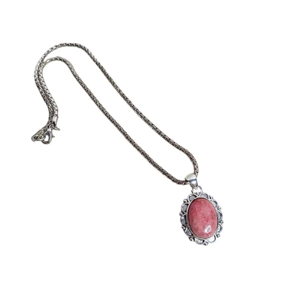 Roman Fashion Jewelry Silver Tone 18in Necklace with Pink Gemstone Pendant Vtg‎